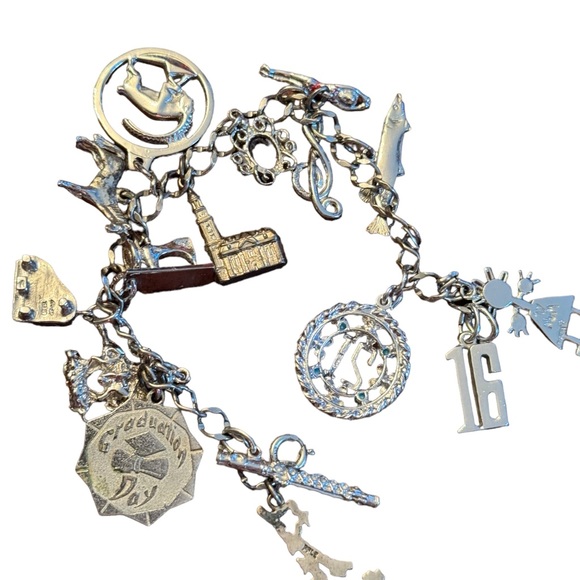 Vintage rhodium plated sterling silver 15 charm link bracelet - Picture 5 of 6